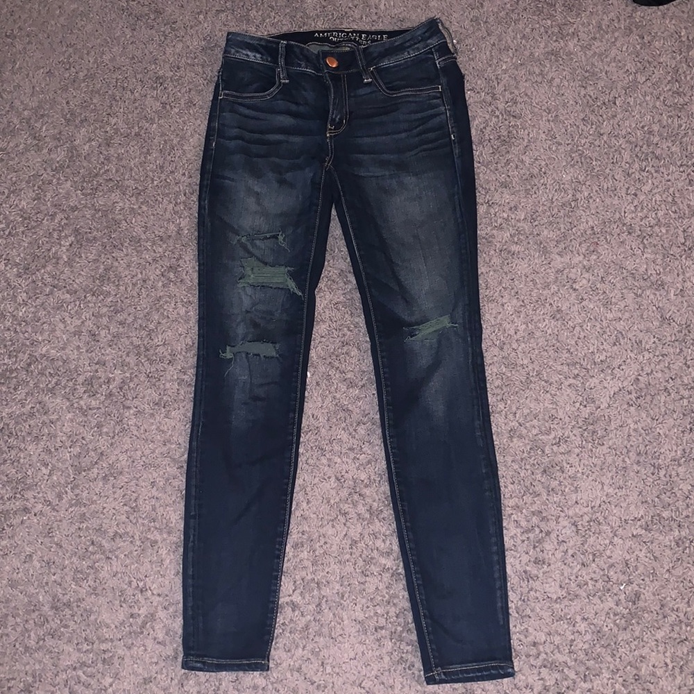 🛍American Eagle Ripped Jeans
